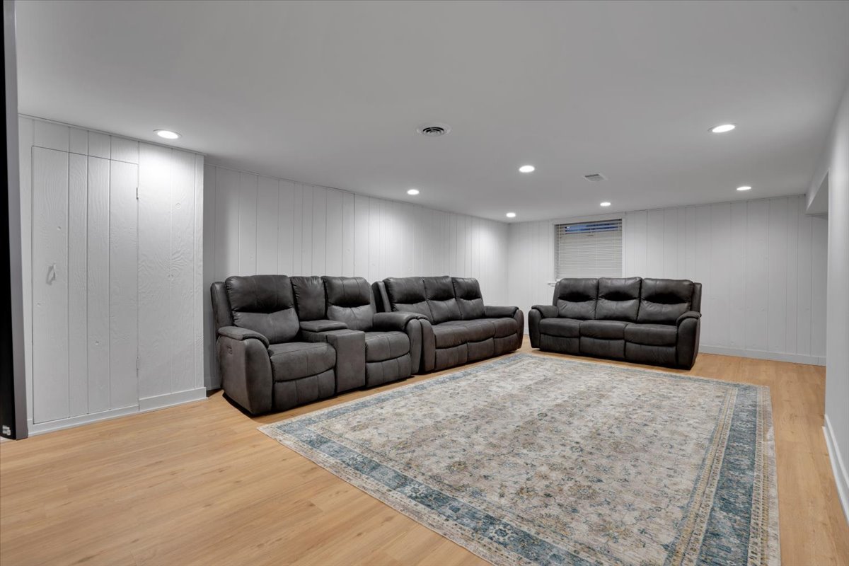 9317 Olcott Avenue, Morton Grove, IL 60053