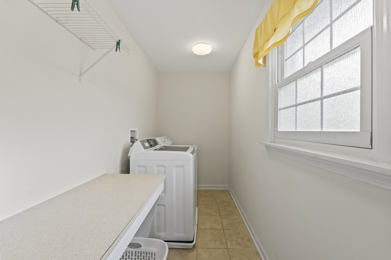 2245 Tanglewood Drive, Aurora, IL 60506