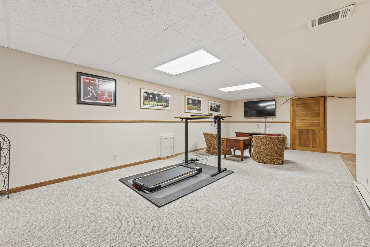 2245 Tanglewood Drive, Aurora, IL 60506