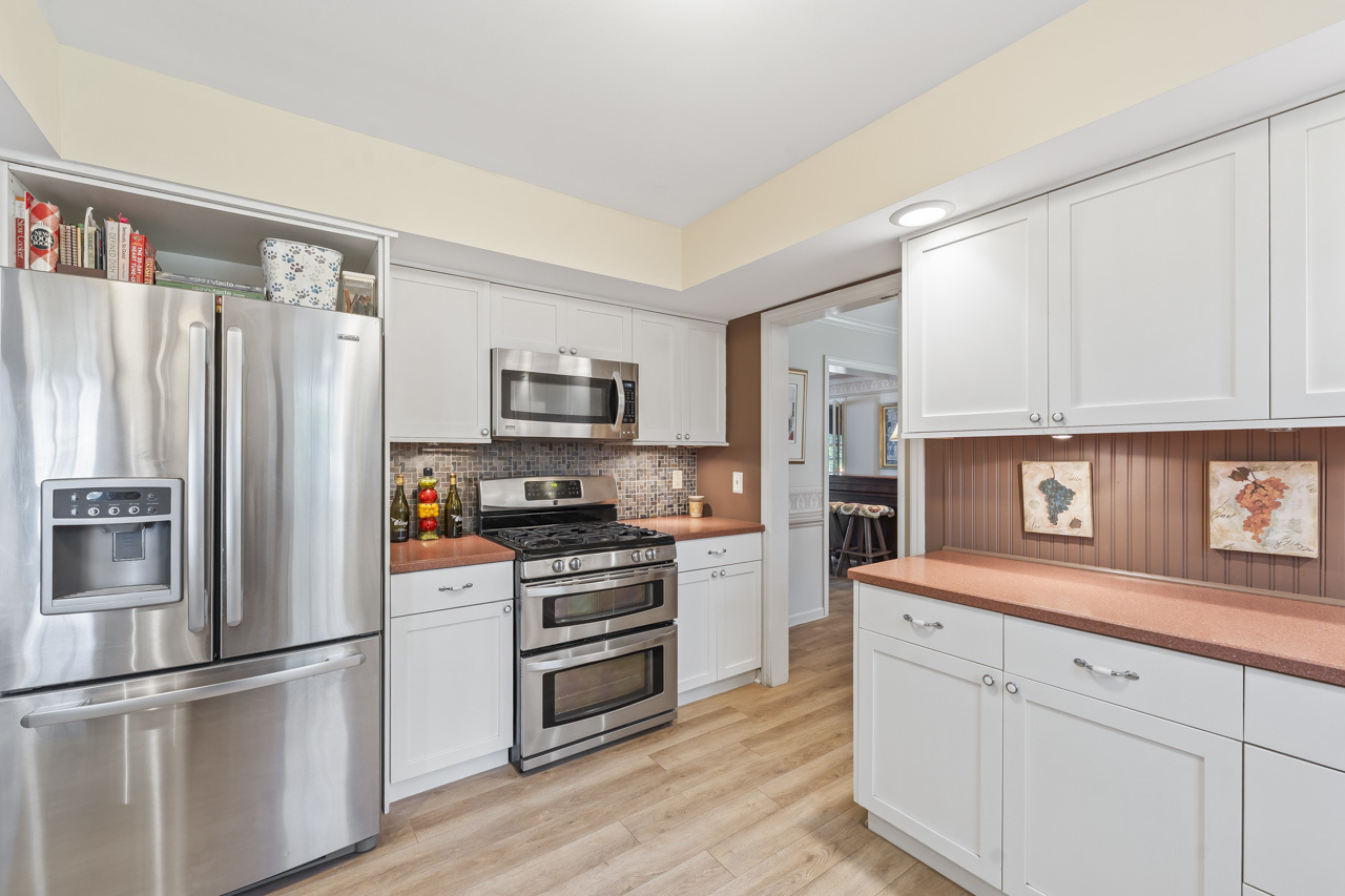 2245 Tanglewood Drive, Aurora, IL 60506