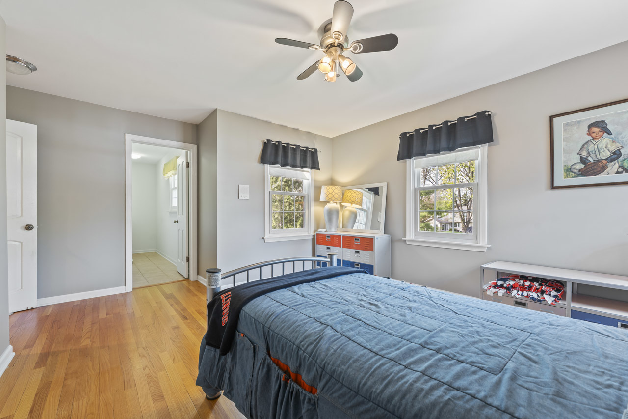 2245 Tanglewood Drive, Aurora, IL 60506