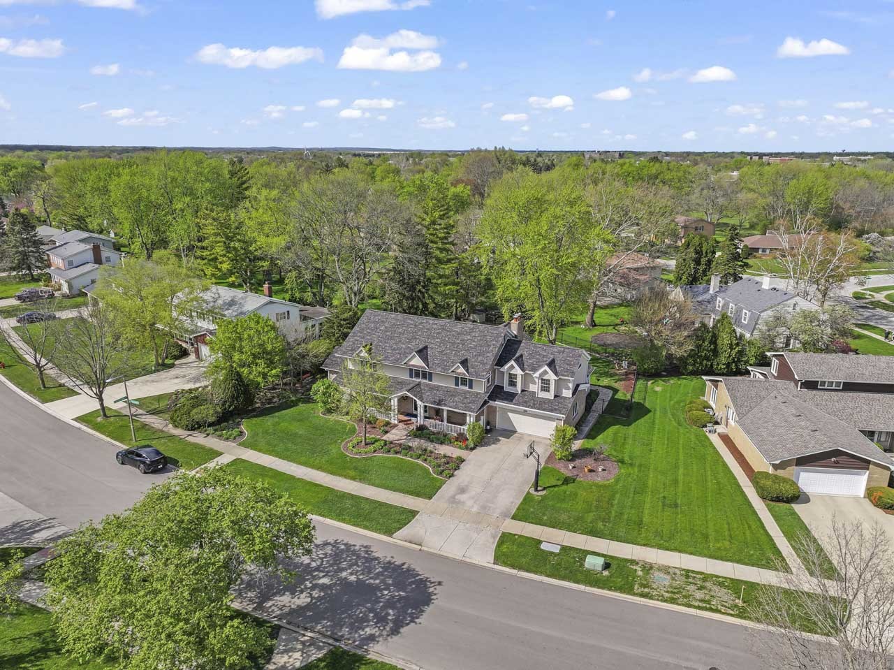 2245 Tanglewood Drive, Aurora, IL 60506