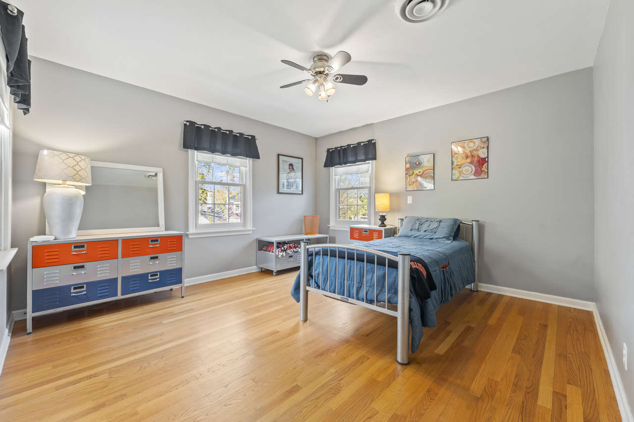 2245 Tanglewood Drive, Aurora, IL 60506