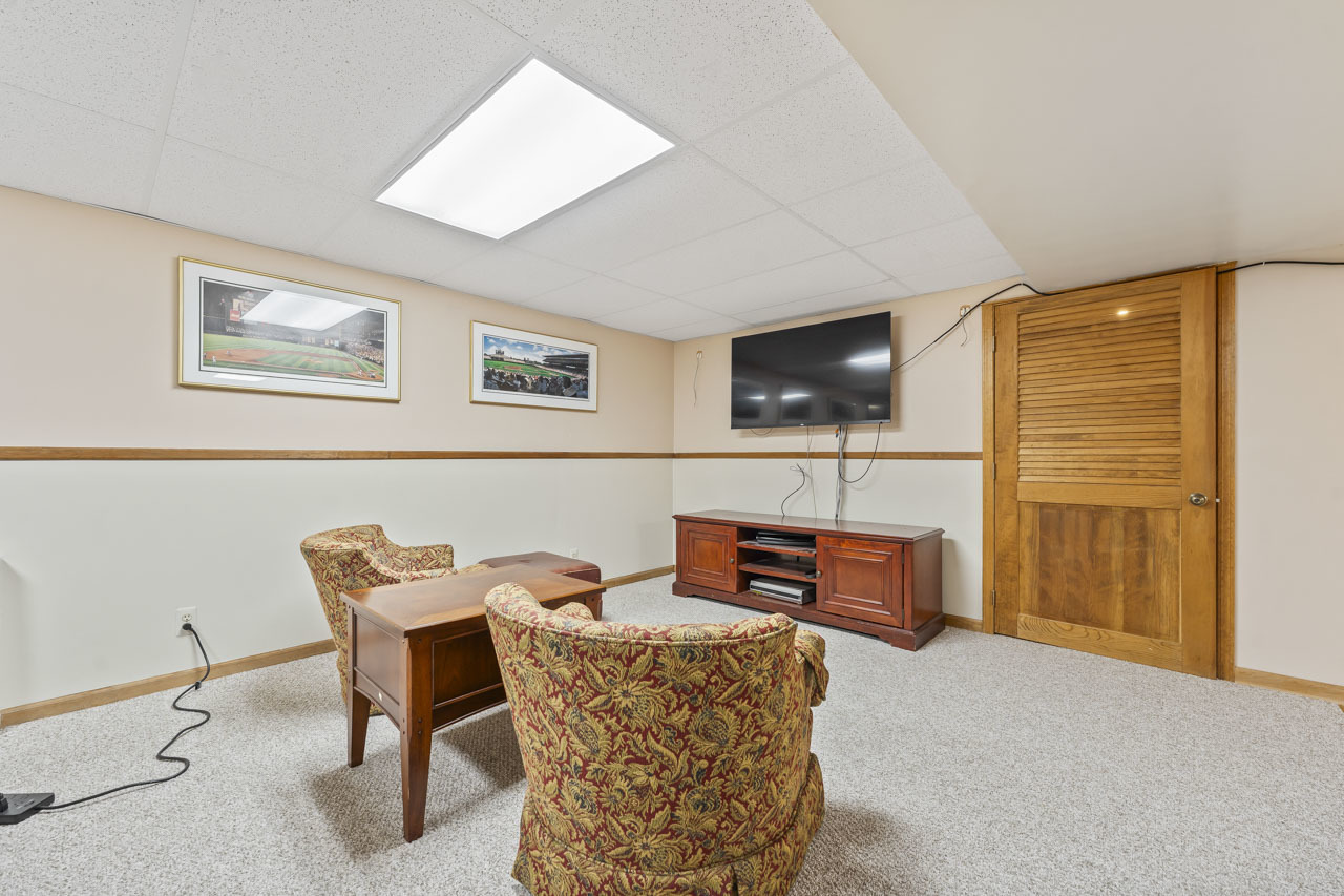 2245 Tanglewood Drive, Aurora, IL 60506