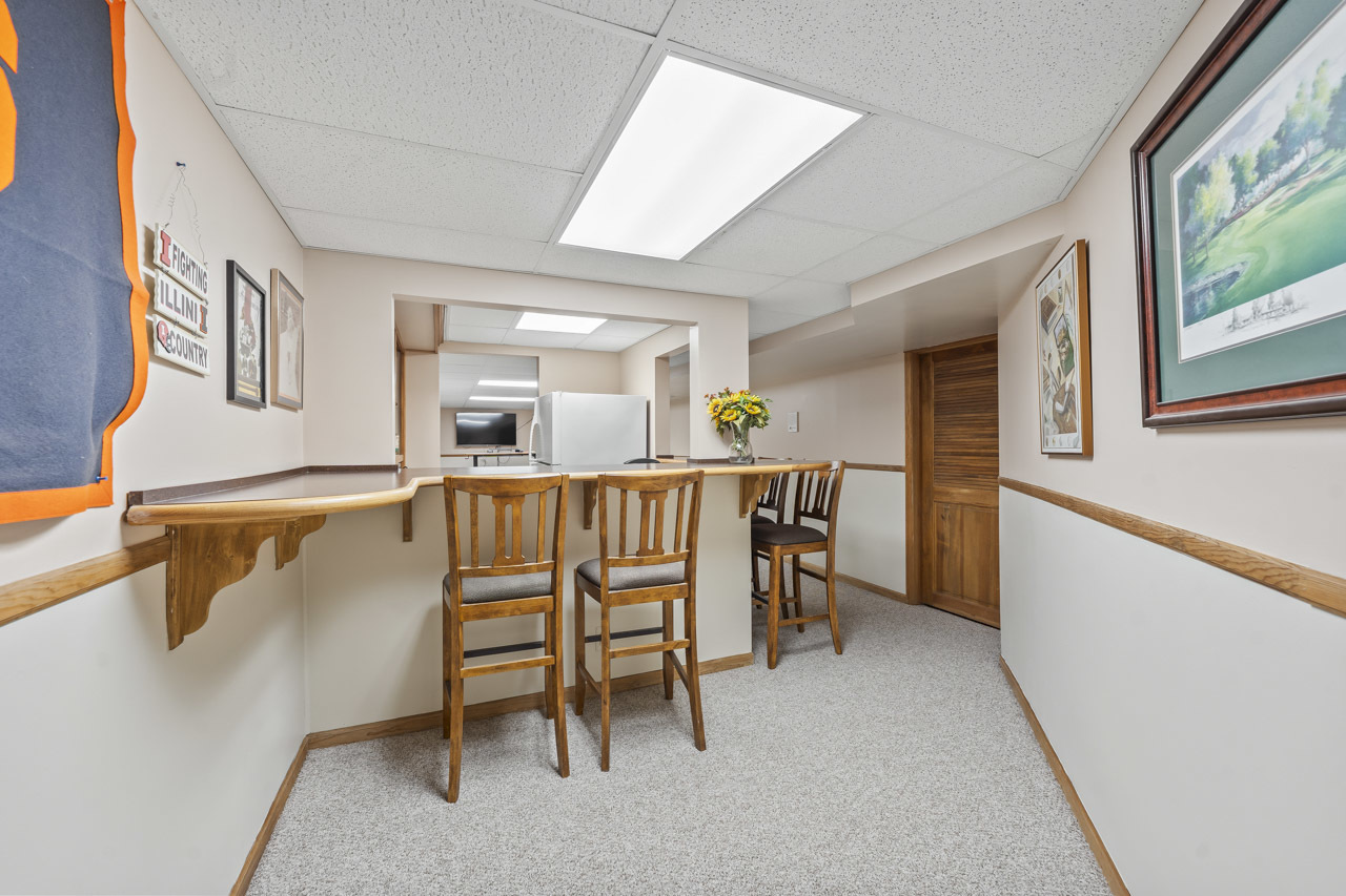 2245 Tanglewood Drive, Aurora, IL 60506