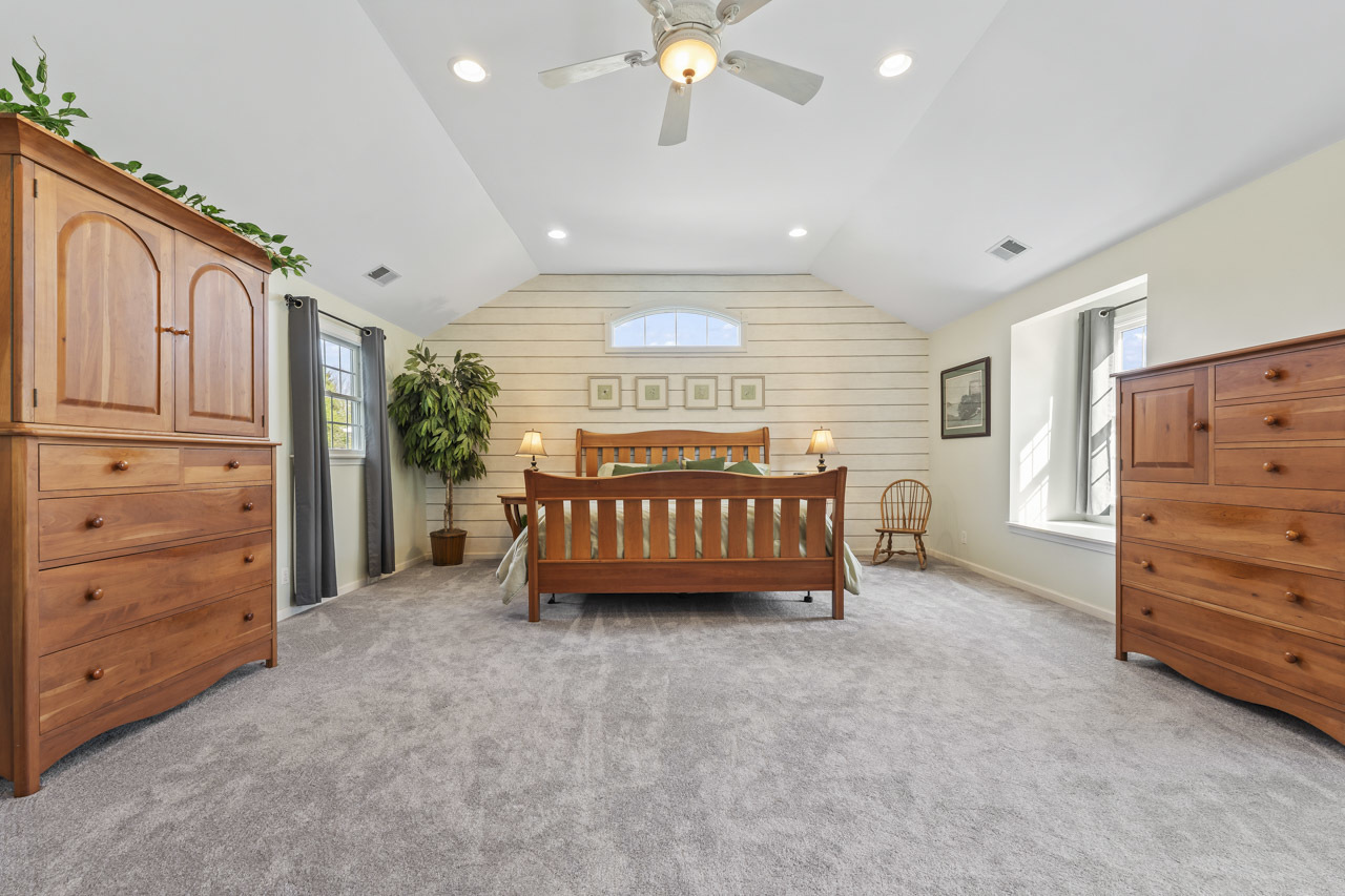 2245 Tanglewood Drive, Aurora, IL 60506