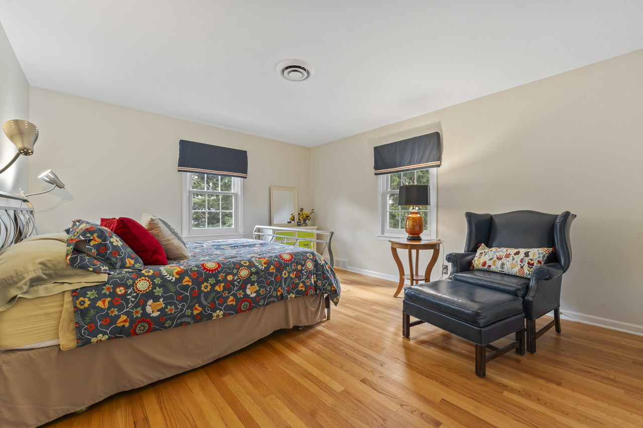 2245 Tanglewood Drive, Aurora, IL 60506