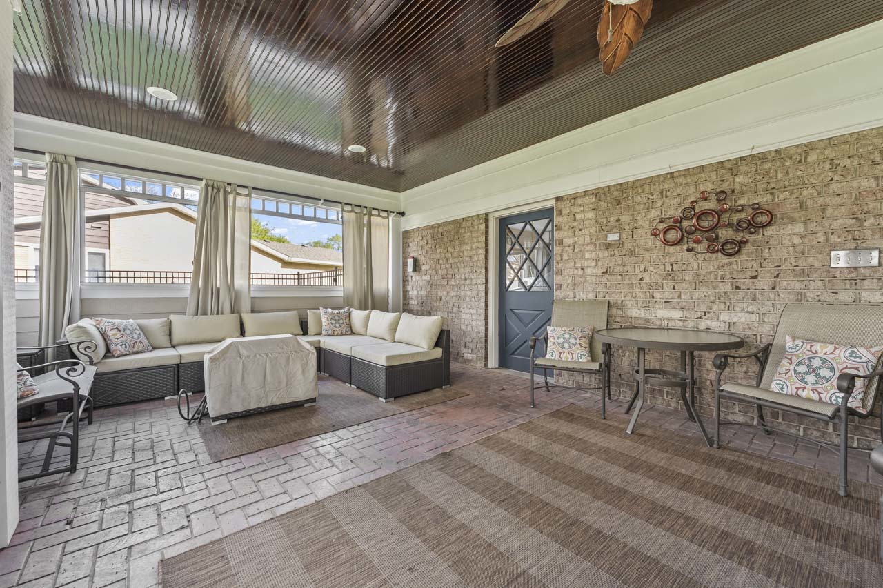 2245 Tanglewood Drive, Aurora, IL 60506