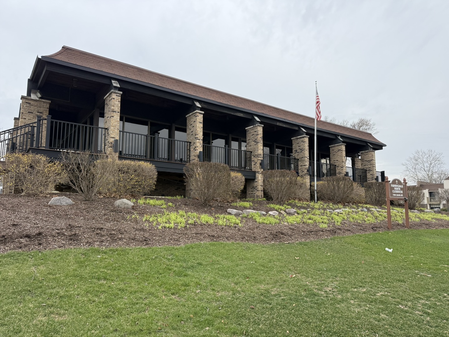 420 74th Street #204, Downers Grove, IL 60516