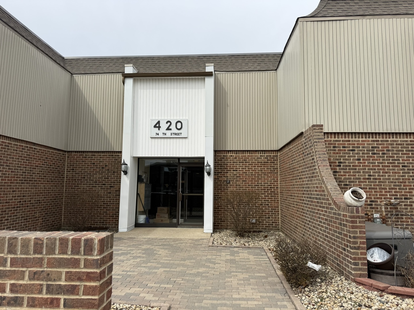 420 74th Street #204, Downers Grove, IL 60516