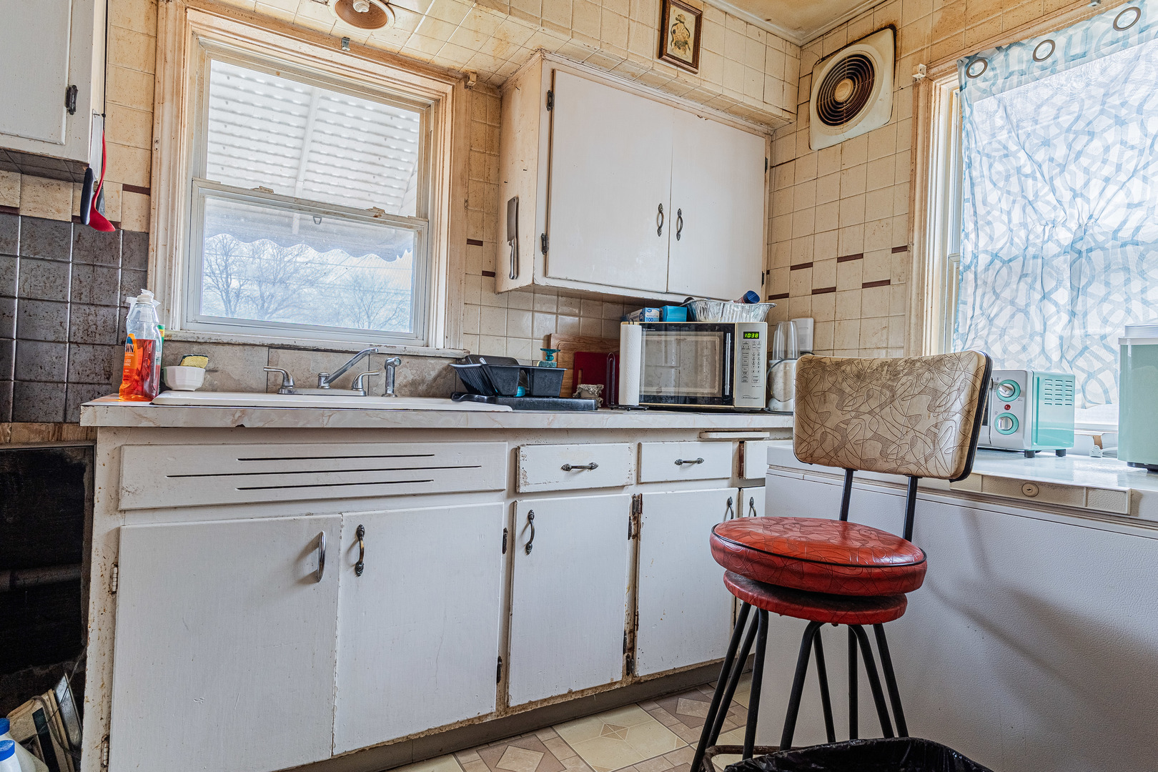 8026 S Fairfield Avenue, Chicago, IL 60652