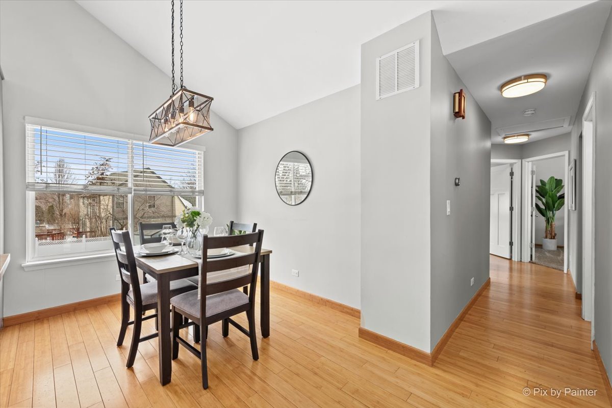 466 VALLEY FORGE Avenue, South Elgin, IL 60177