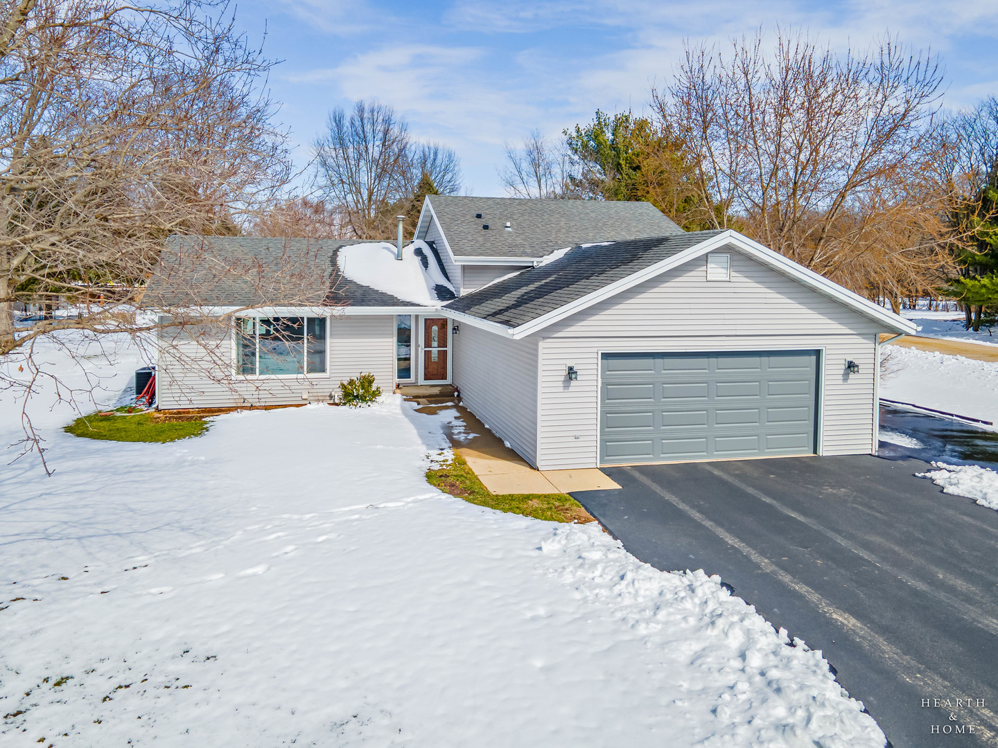 12715 Waltham Close, Roscoe, IL 61073