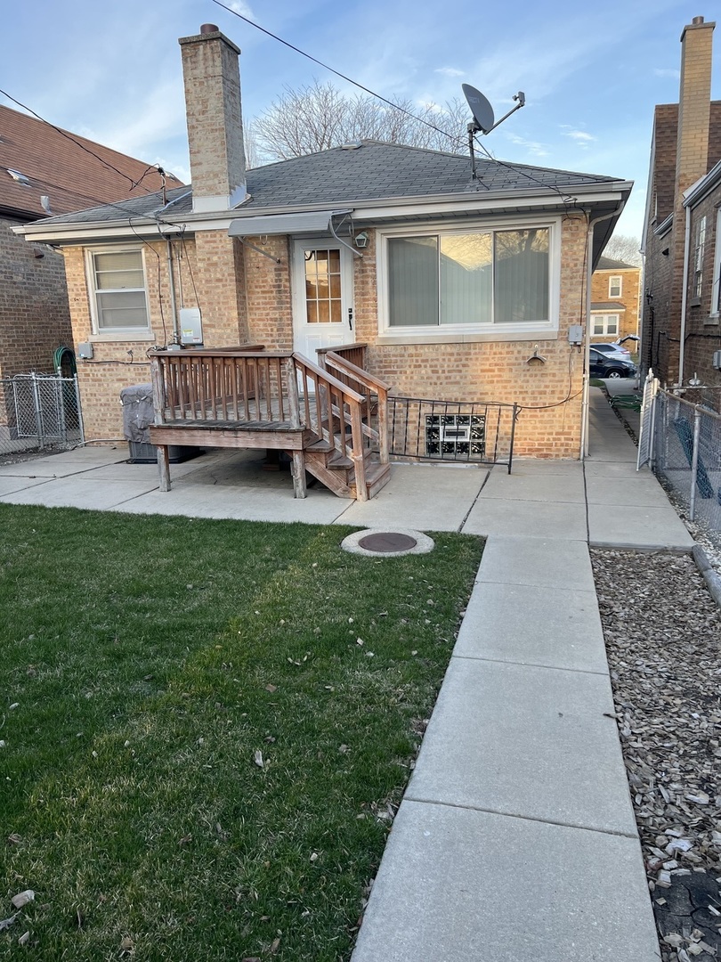 5316 N Rutherford Avenue, Chicago, IL 60656