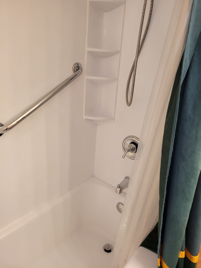 5316 N Rutherford Avenue, Chicago, IL 60656