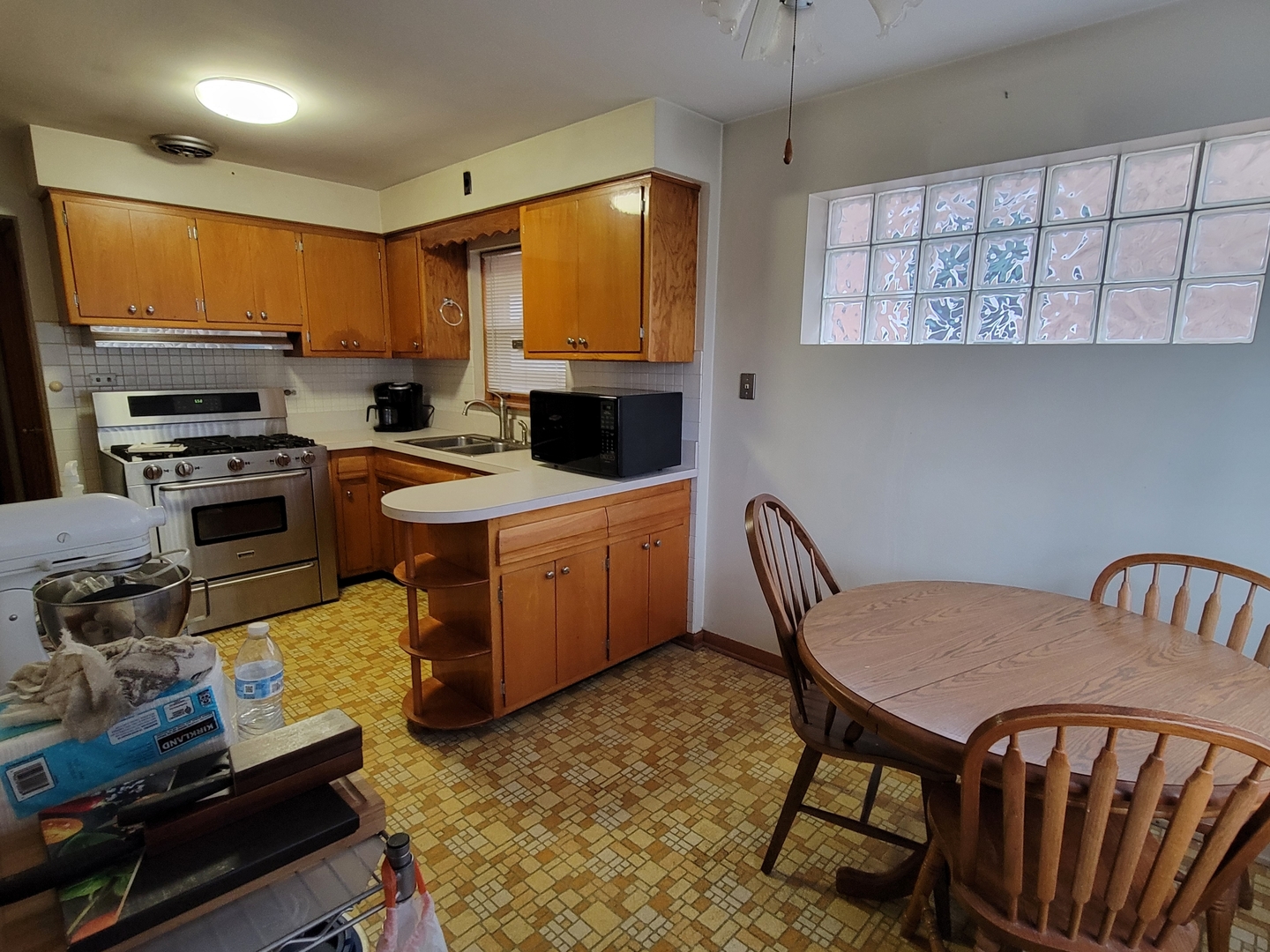 5316 N Rutherford Avenue, Chicago, IL 60656