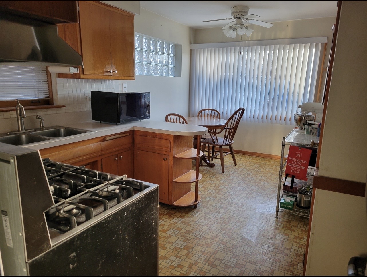 5316 N Rutherford Avenue, Chicago, IL 60656