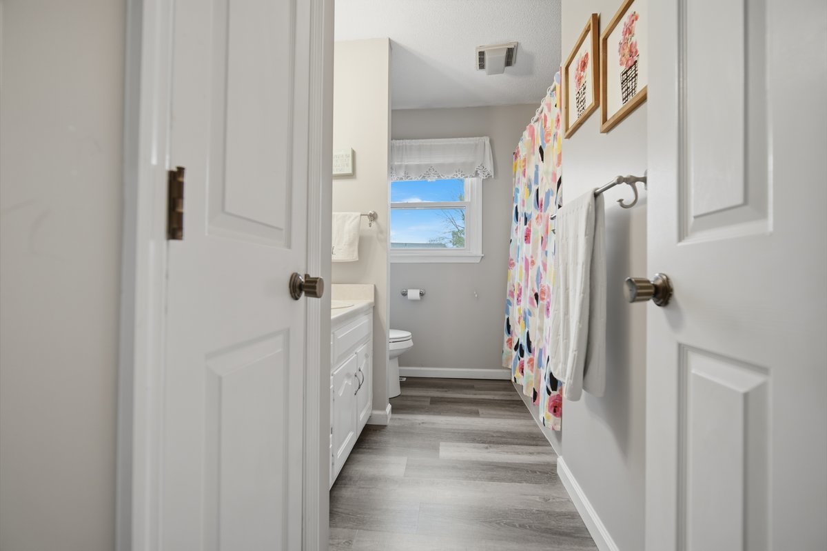 24 Bay Pointe Drive, Bloomington, IL 61704