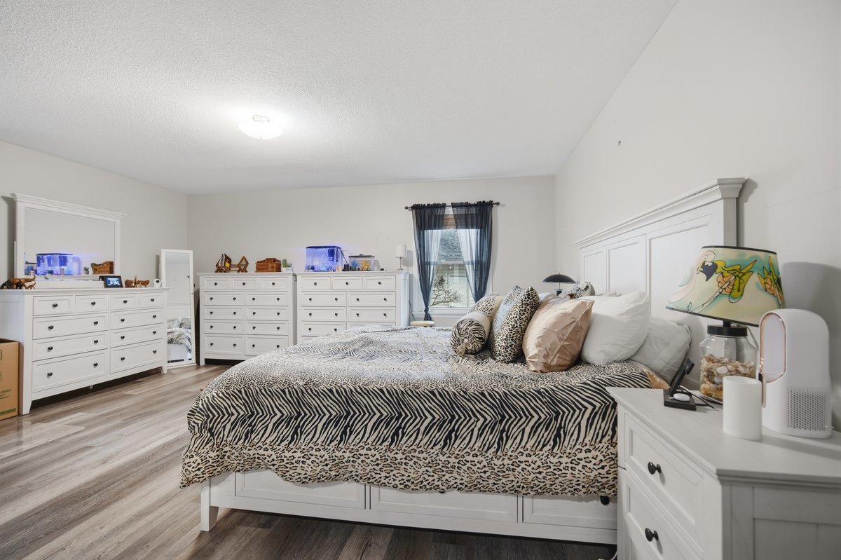 24 Bay Pointe Drive, Bloomington, IL 61704