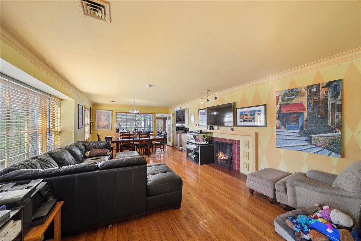 105 N Main Street, Lombard, IL 60148