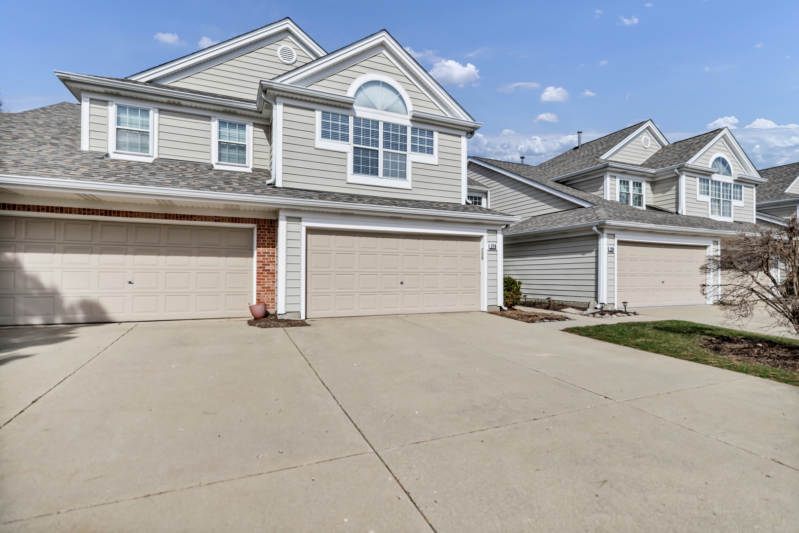 270 Woodstone Circle, Buffalo Grove, IL 60089
