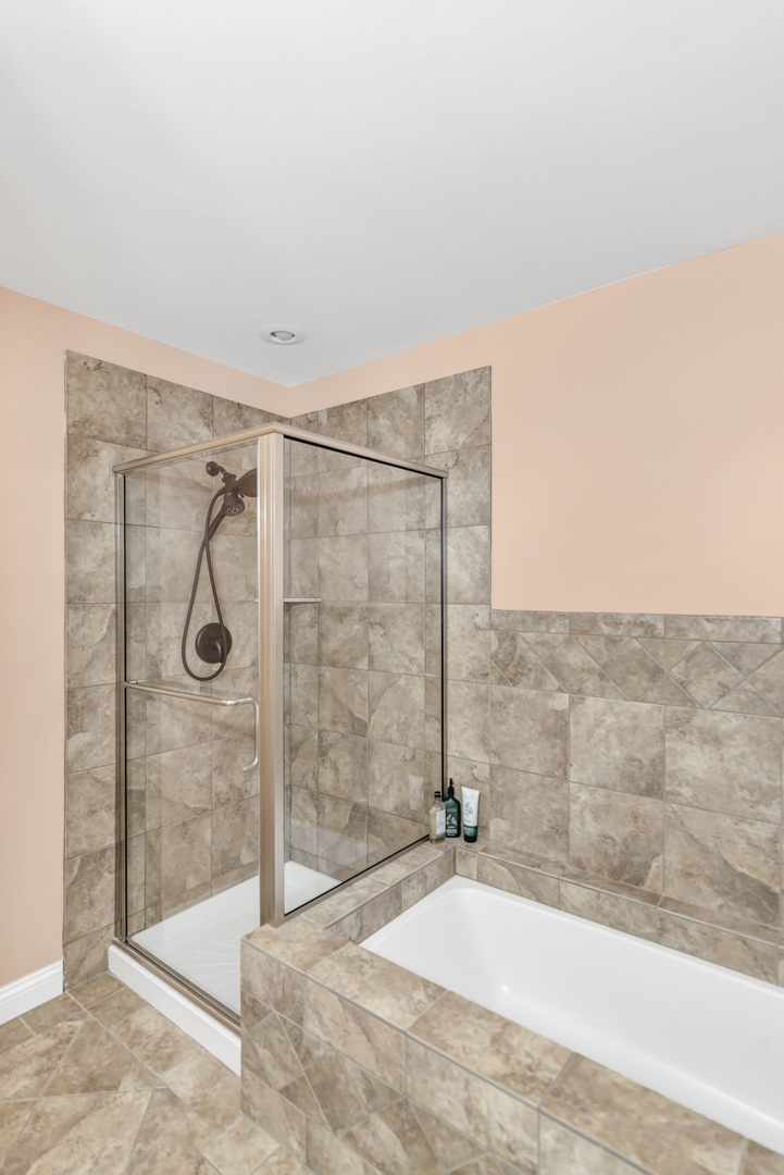 270 Woodstone Circle, Buffalo Grove, IL 60089