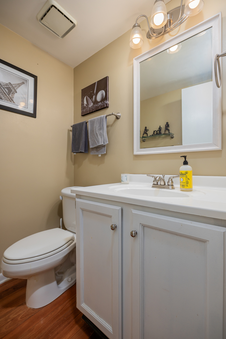 1000 Devonshire Avenue, Naperville, IL 60540