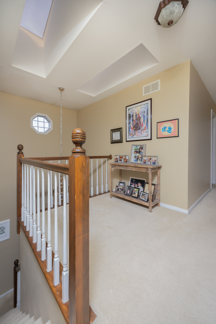 1000 Devonshire Avenue, Naperville, IL 60540