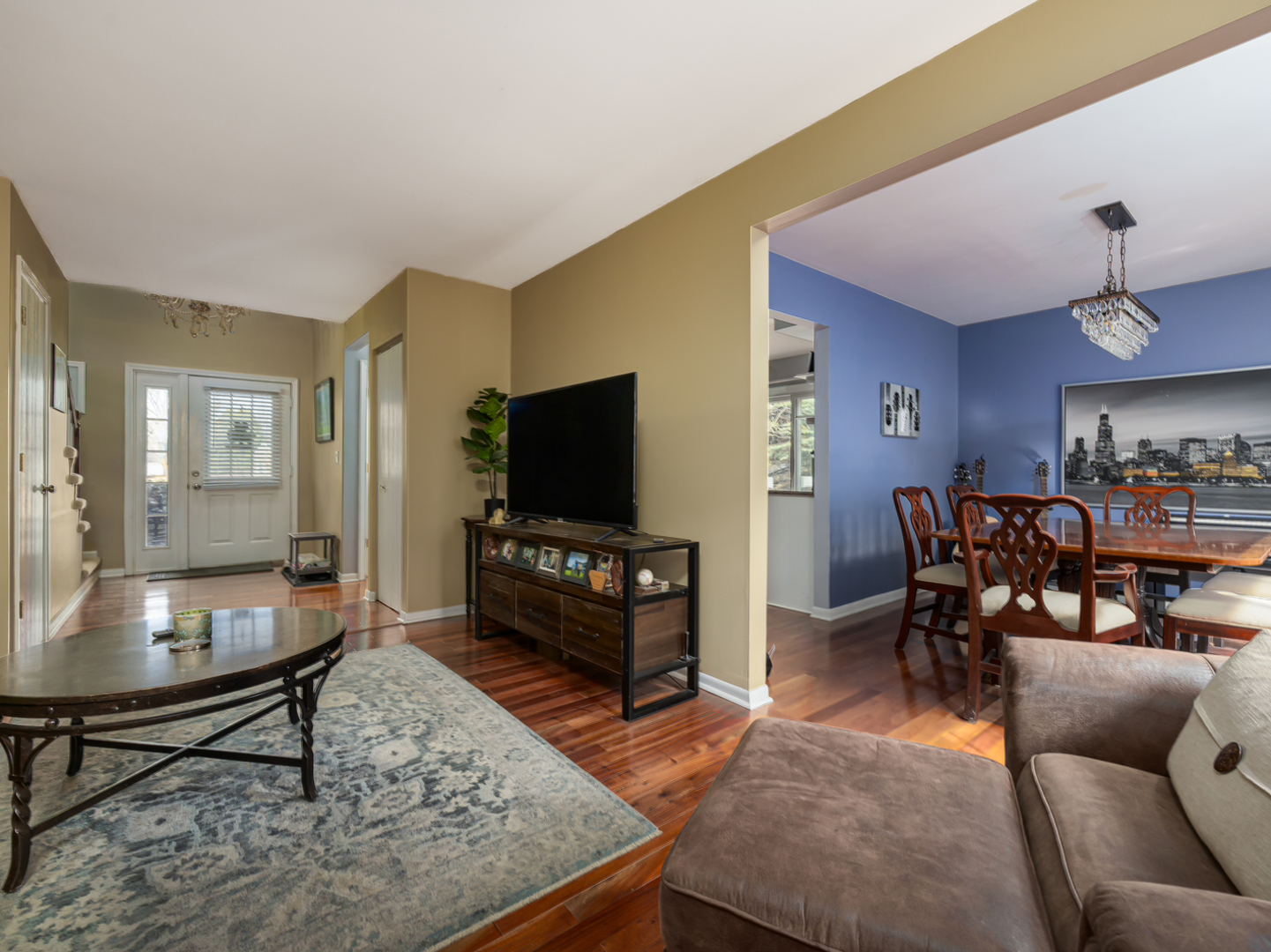 1000 Devonshire Avenue, Naperville, IL 60540