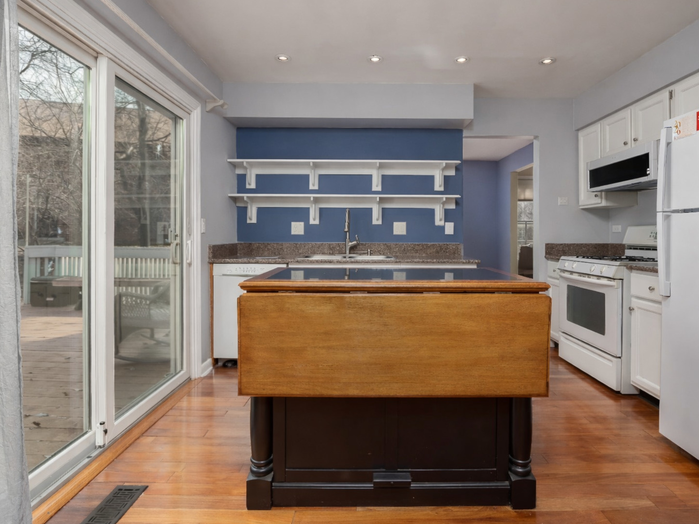 1000 Devonshire Avenue, Naperville, IL 60540