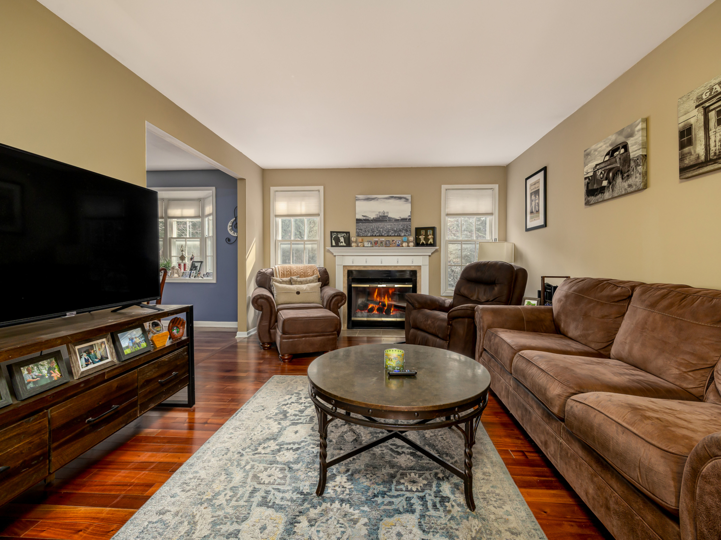 1000 Devonshire Avenue, Naperville, IL 60540