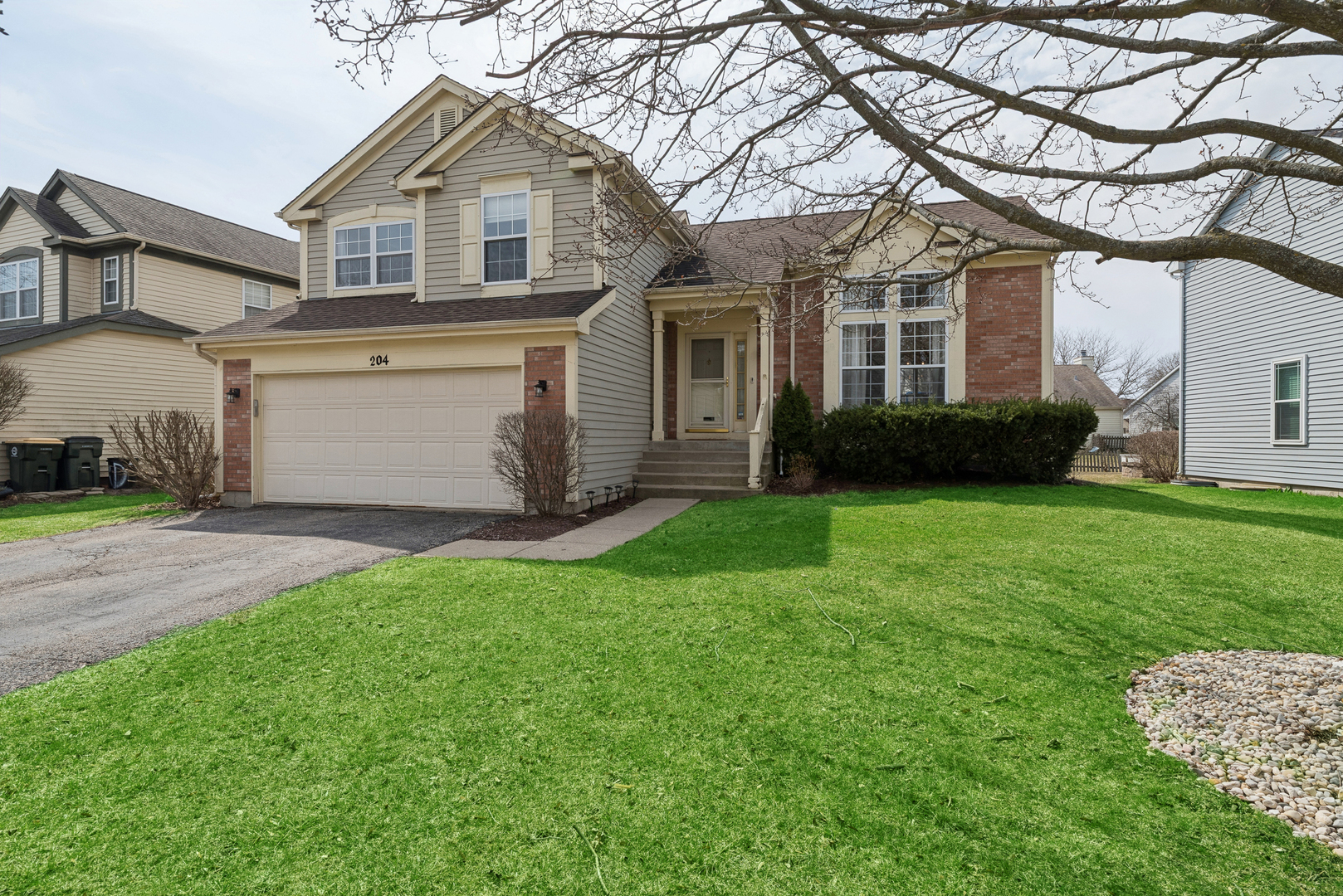 204 Buckingham Drive, Grayslake, IL 60030