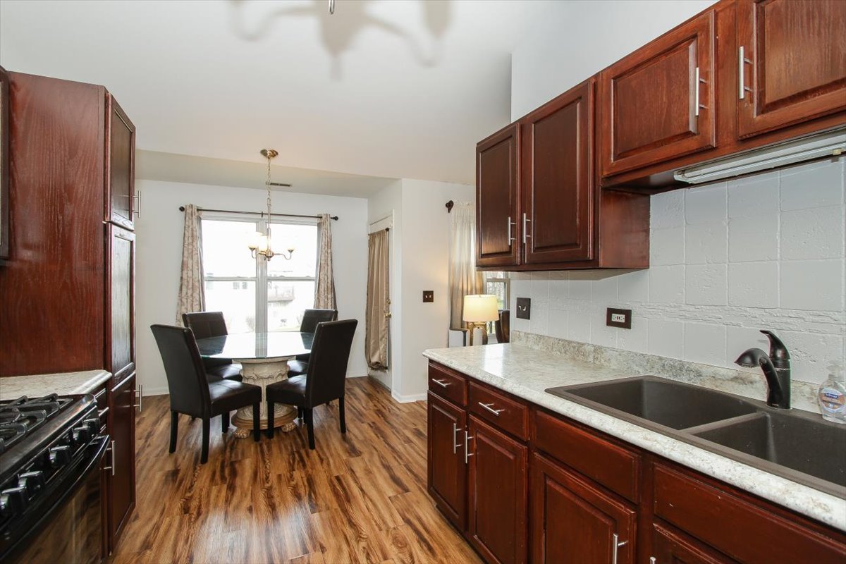 1020 WYNNFIELD Court #D, Elgin, IL 60120