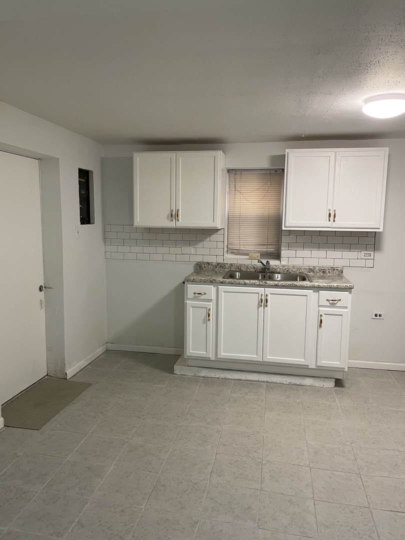 5229 S Campbell Avenue, Chicago, IL 60632