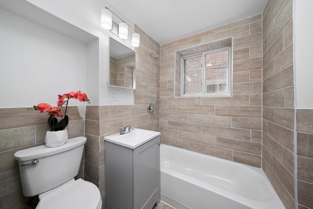 5229 S Campbell Avenue, Chicago, IL 60632