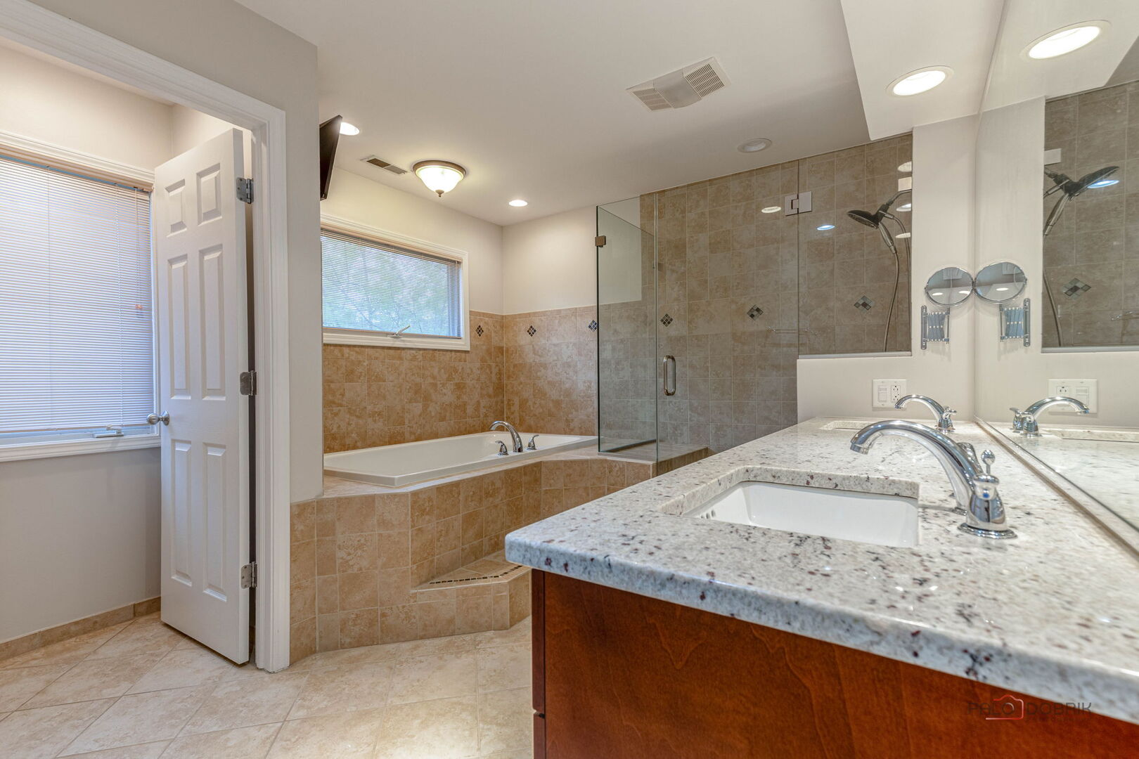 805 Summer Court, Buffalo Grove, IL 60089