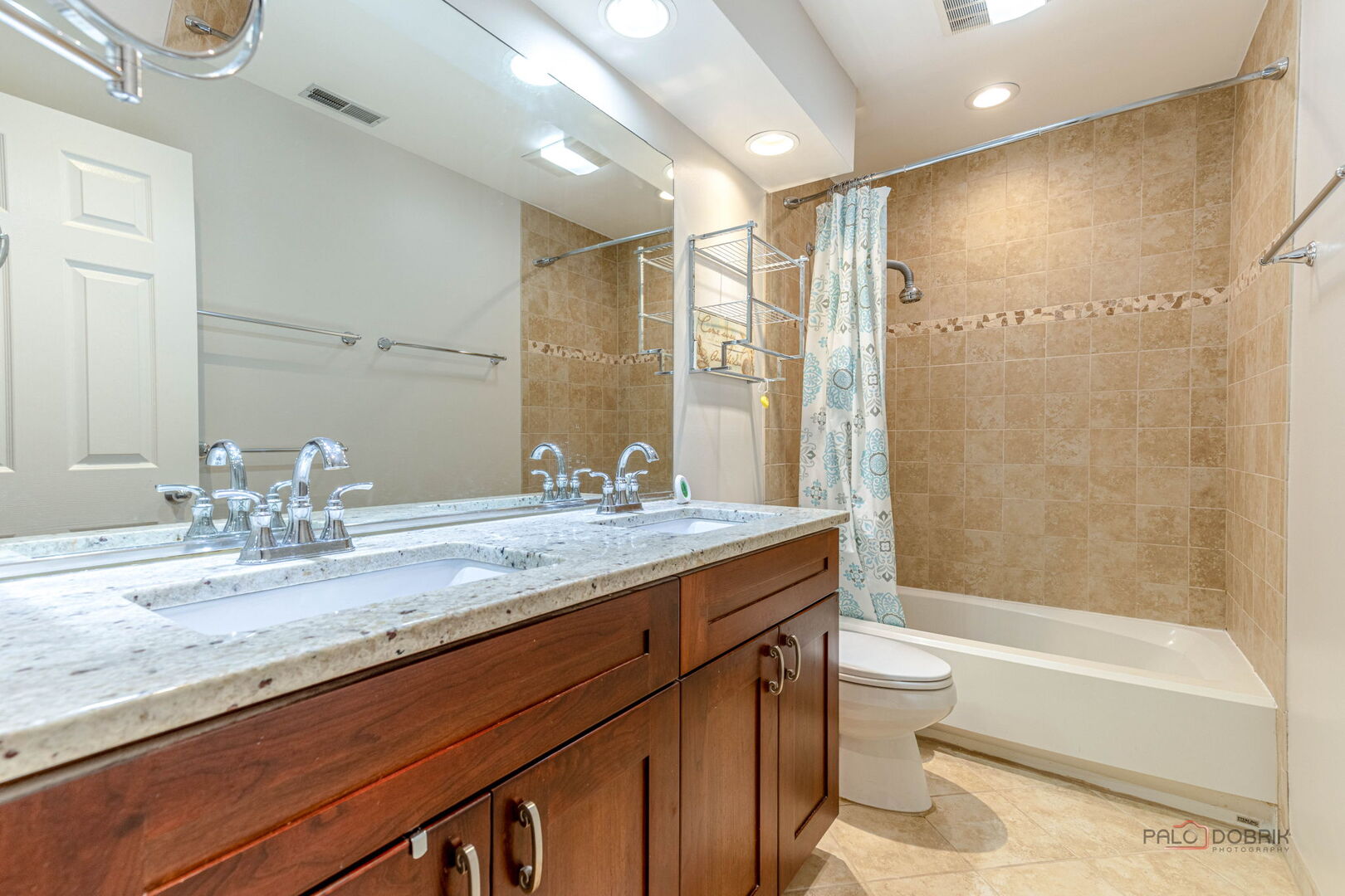 805 Summer Court, Buffalo Grove, IL 60089