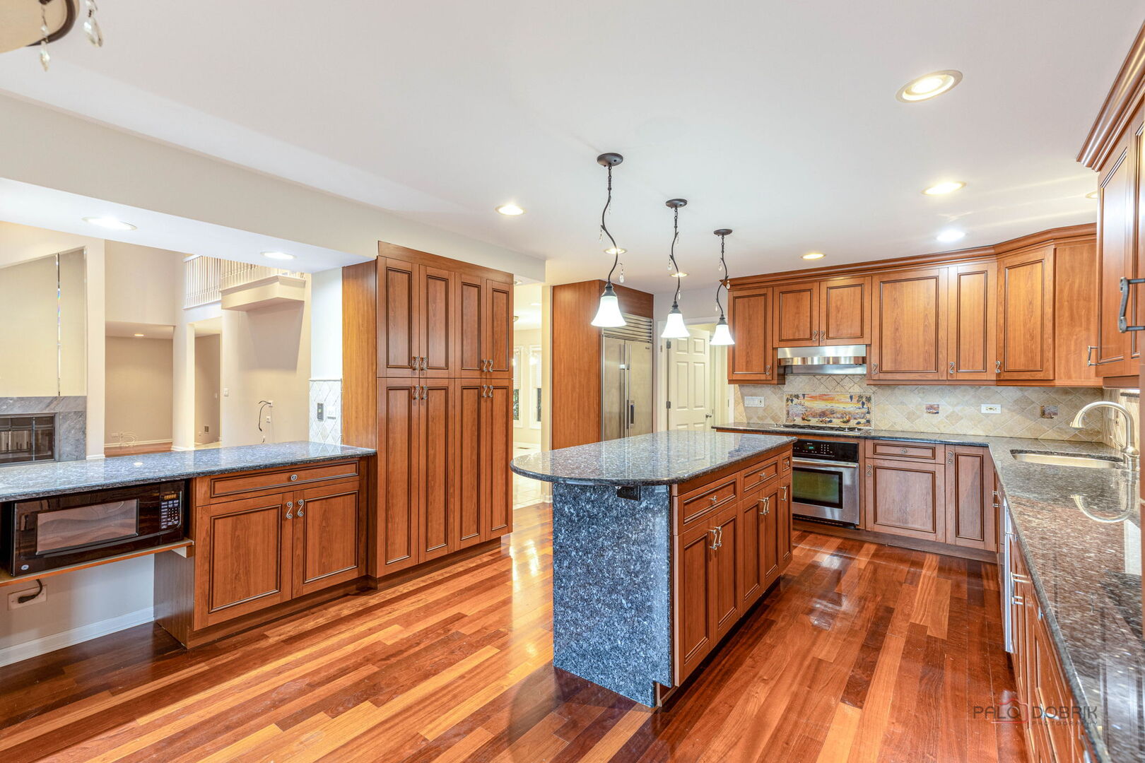 805 Summer Court, Buffalo Grove, IL 60089