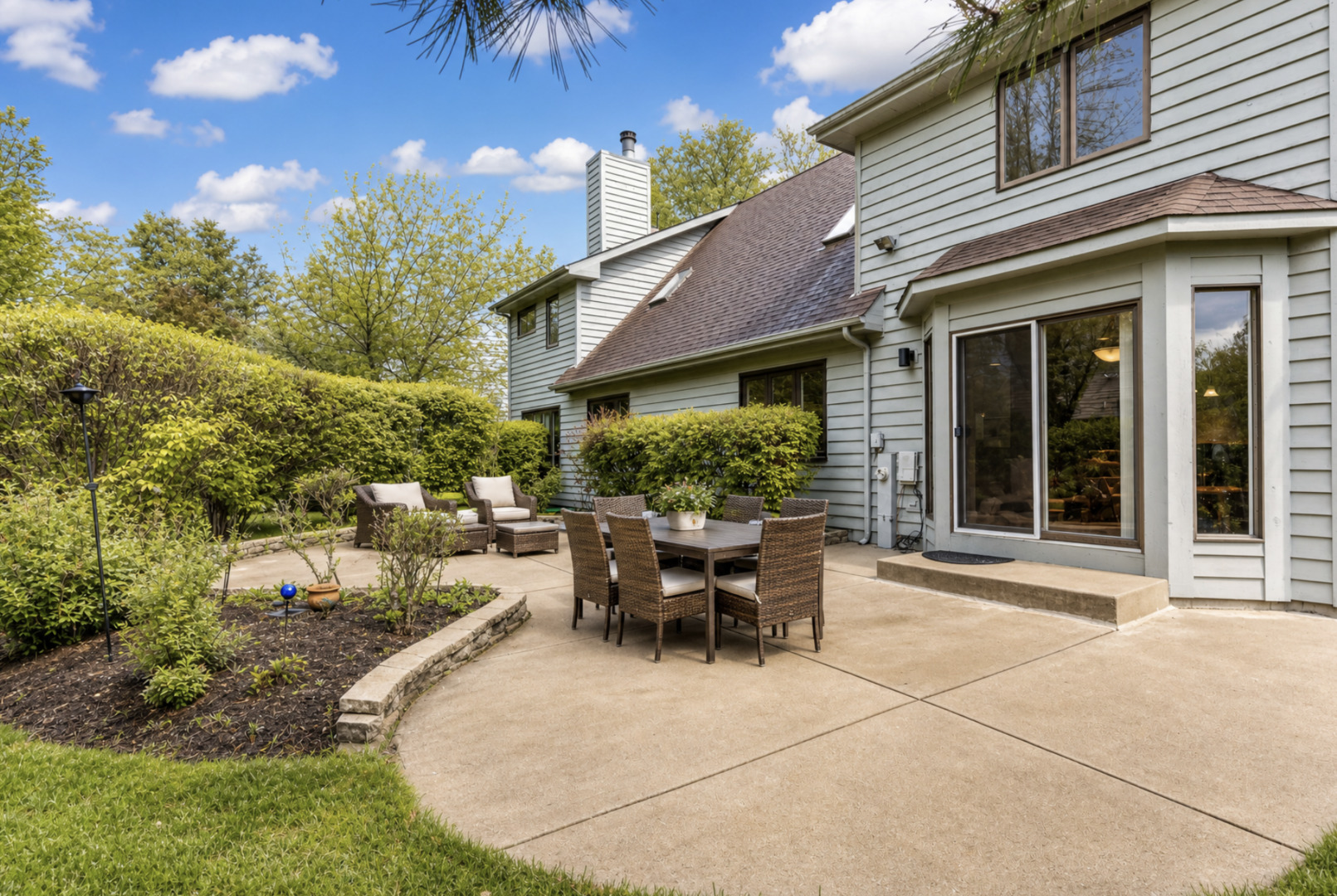 805 Summer Court, Buffalo Grove, IL 60089