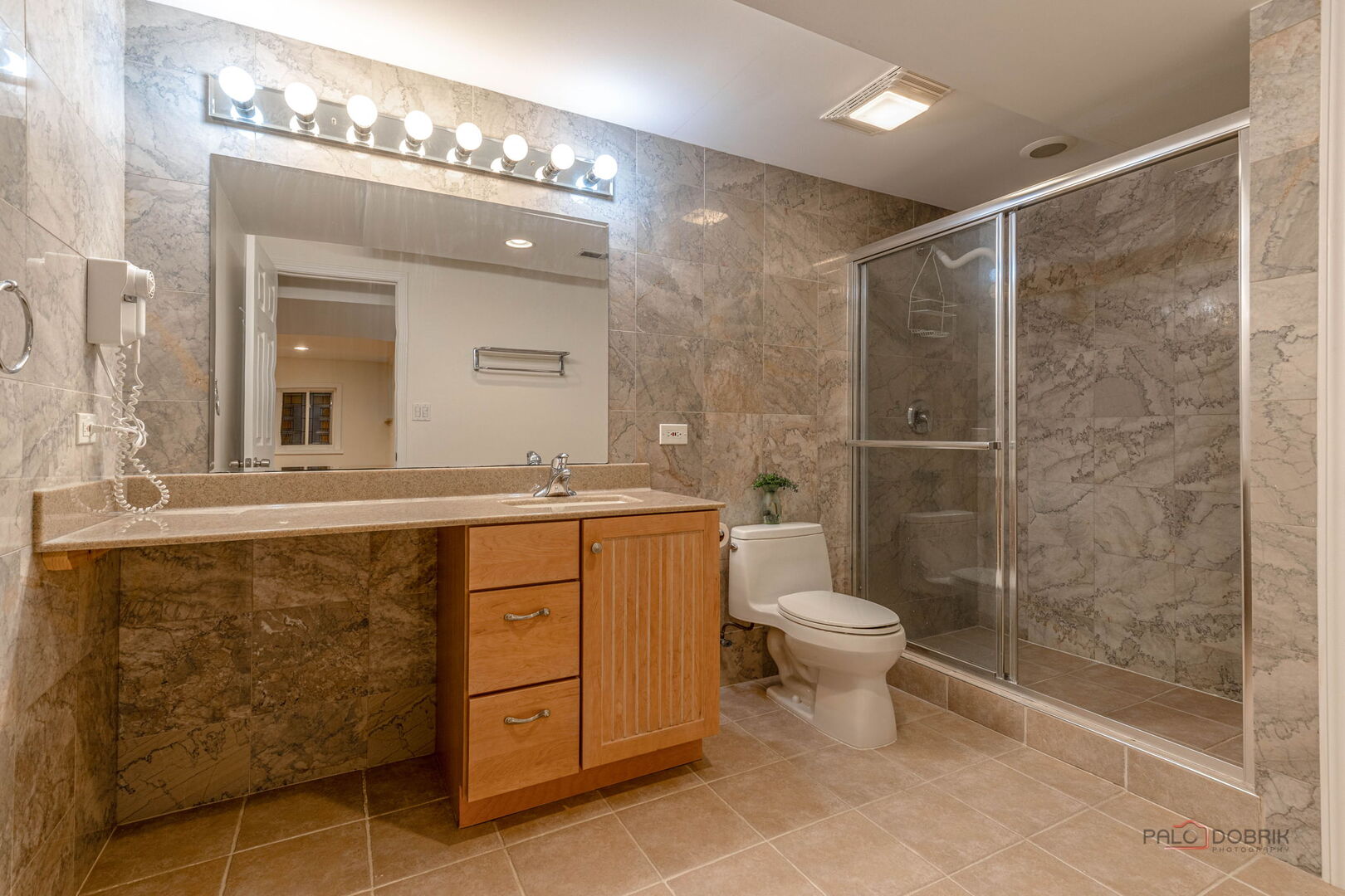 805 Summer Court, Buffalo Grove, IL 60089