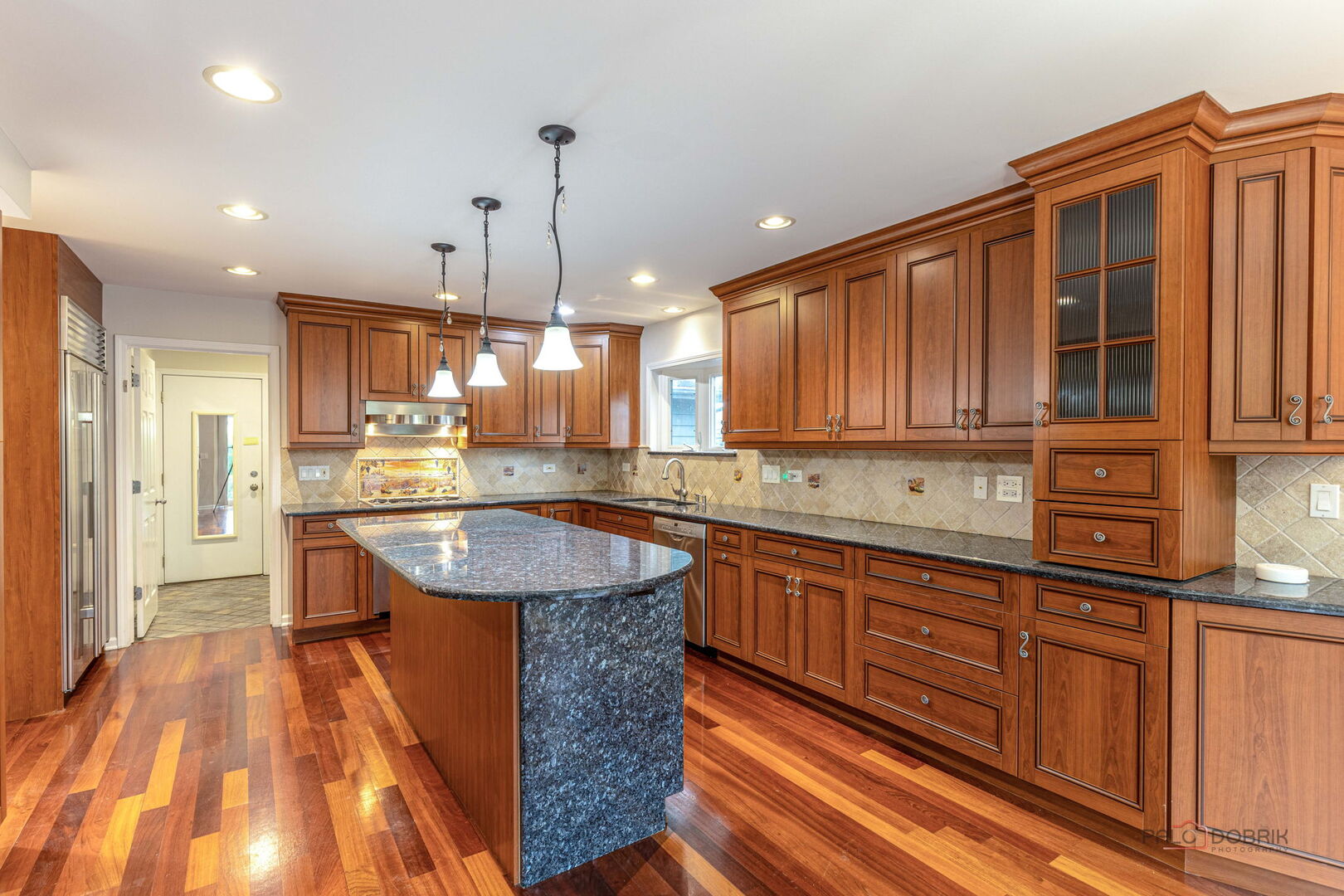 805 Summer Court, Buffalo Grove, IL 60089