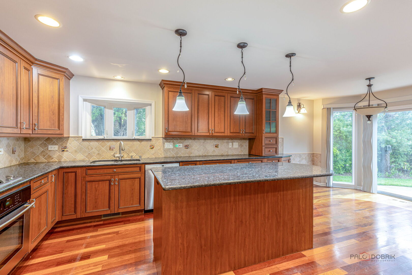 805 Summer Court, Buffalo Grove, IL 60089