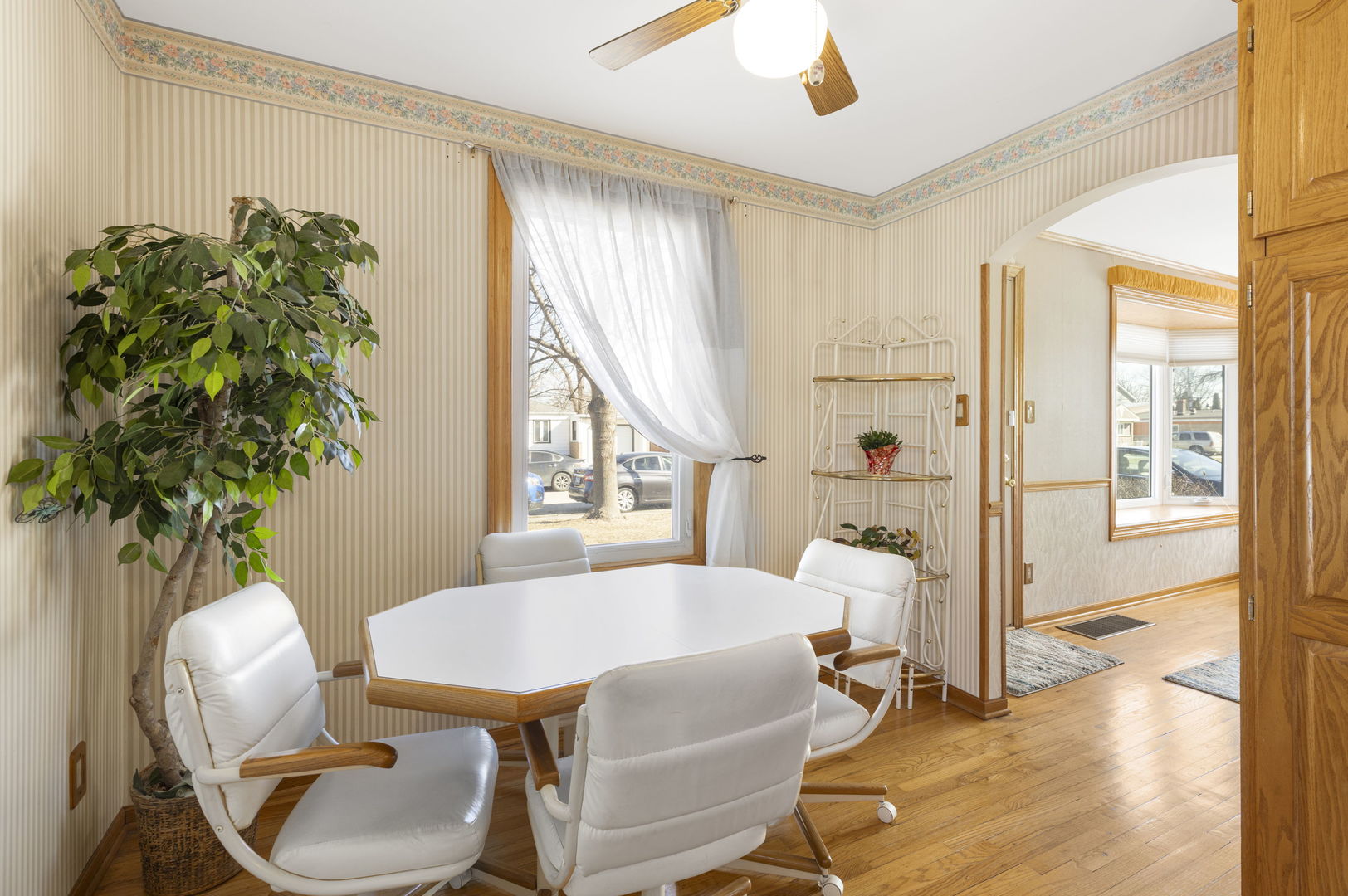 8400 S Knox Avenue, Chicago, IL 60652