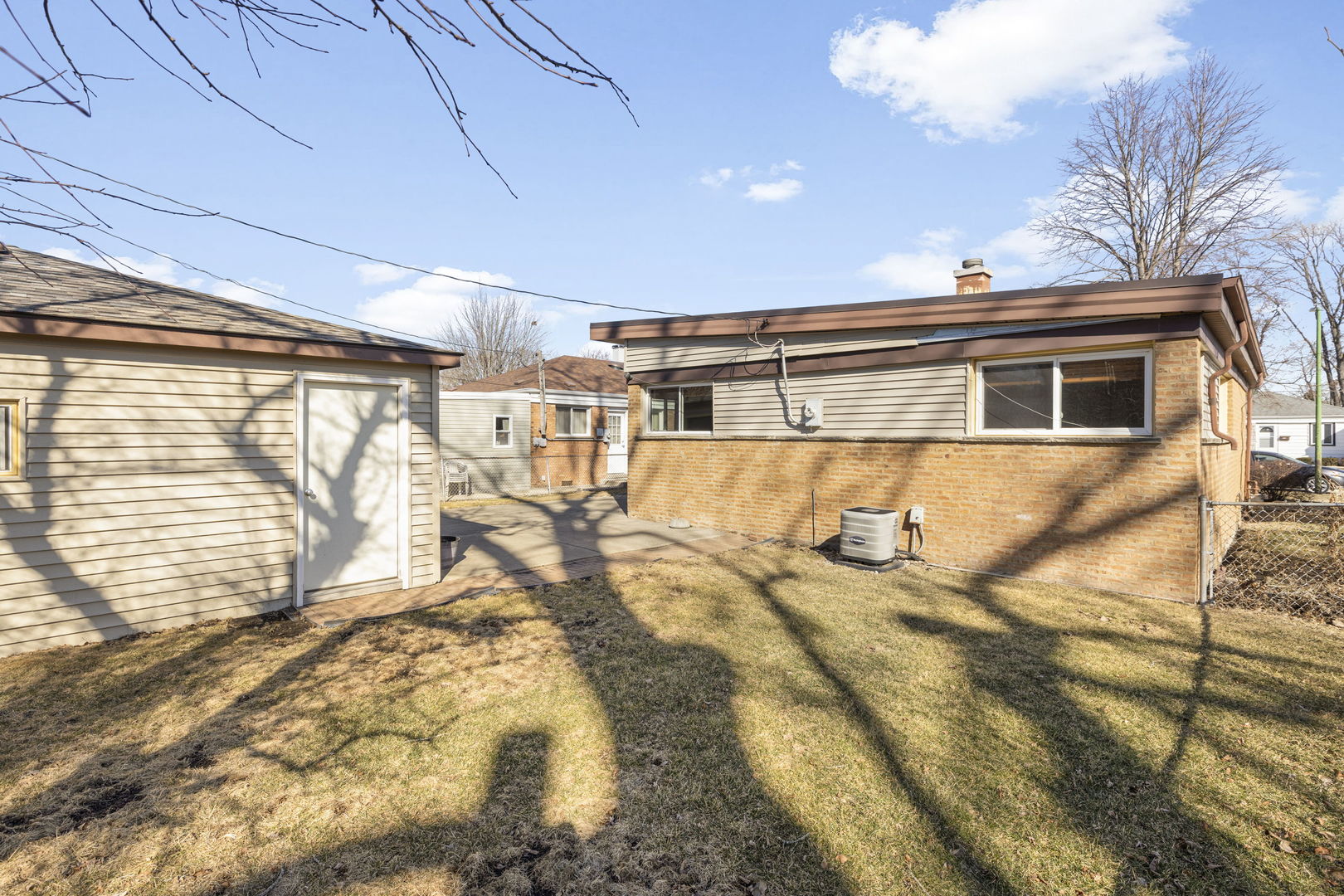 8400 S Knox Avenue, Chicago, IL 60652