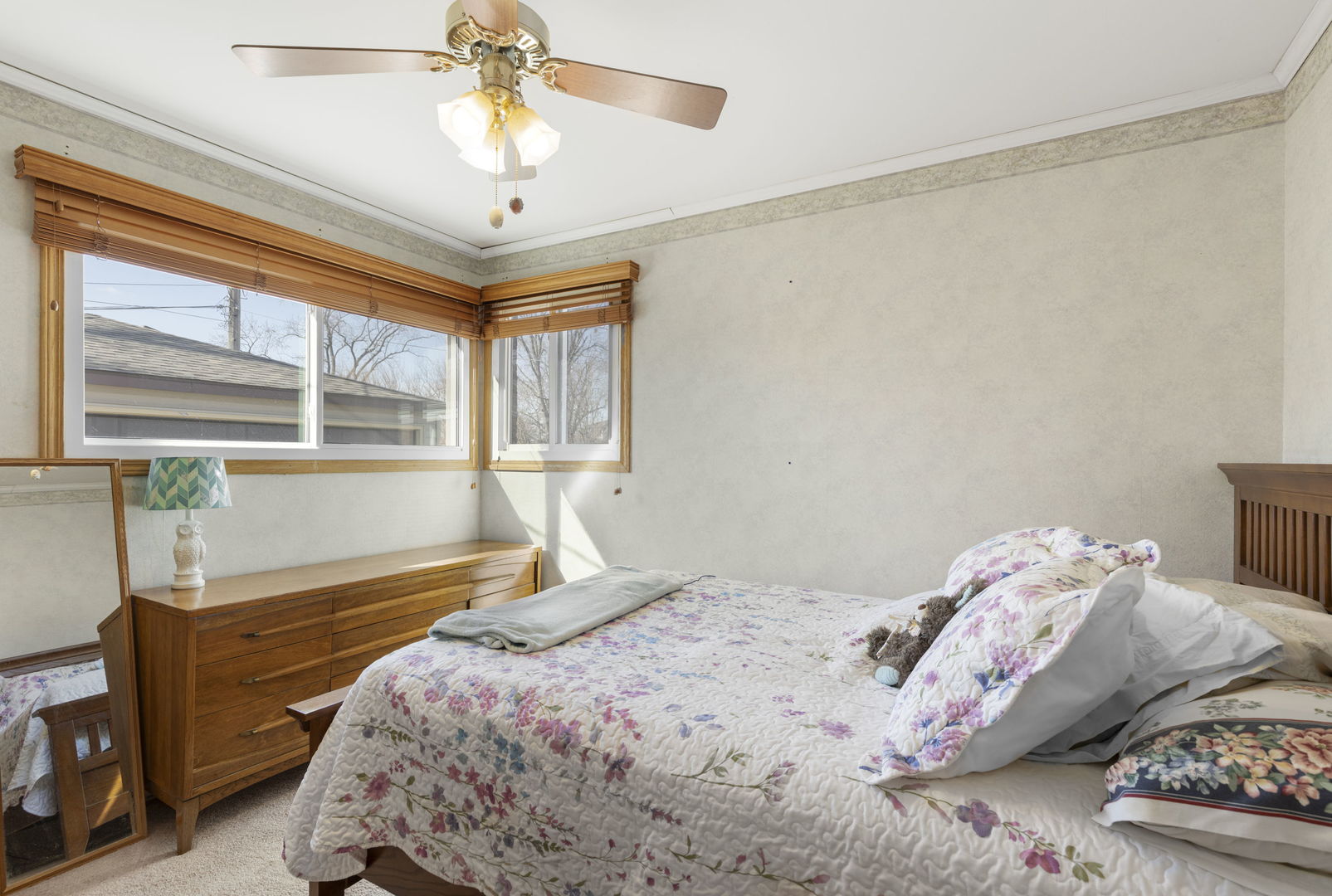 8400 S Knox Avenue, Chicago, IL 60652