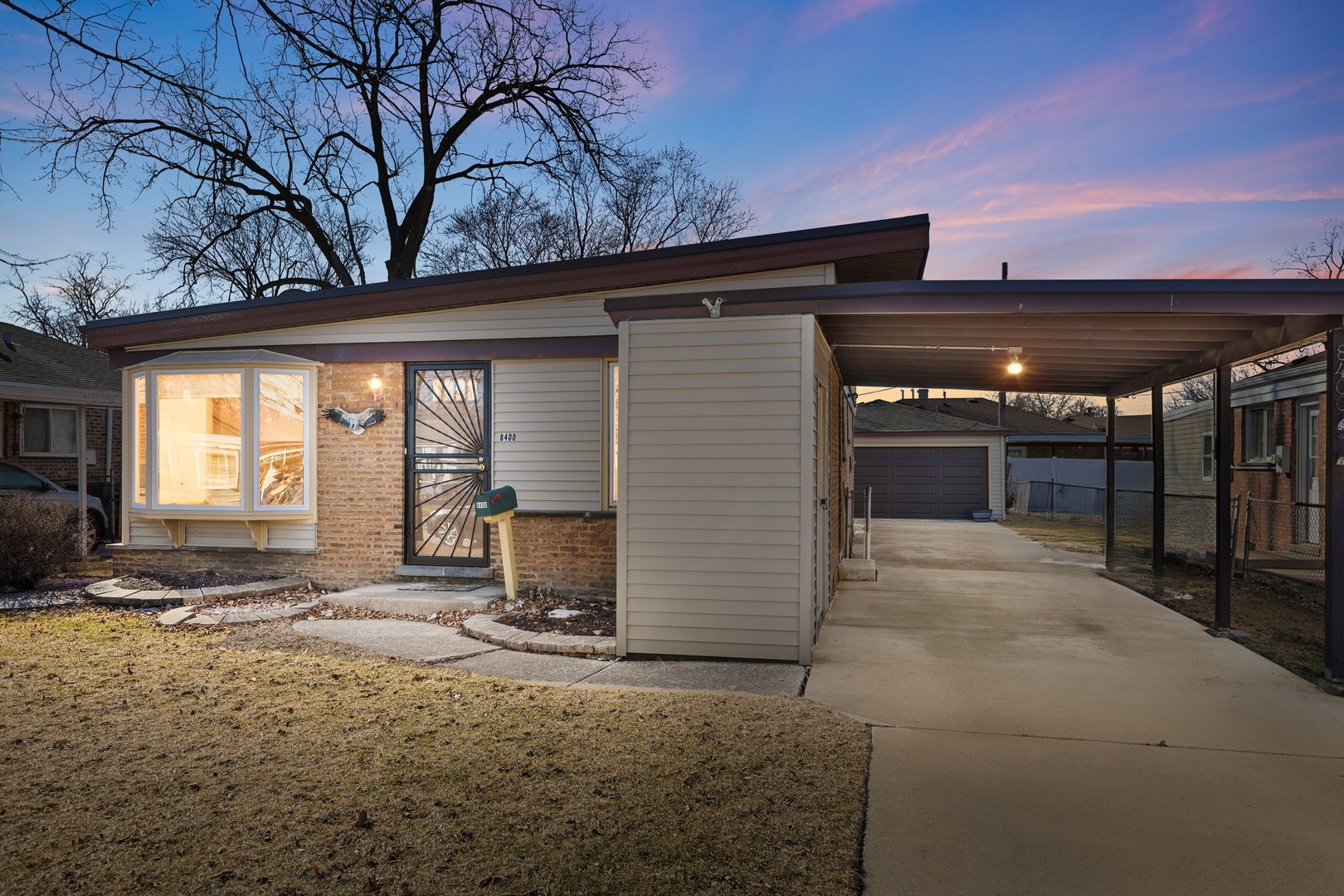 8400 S Knox Avenue, Chicago, IL 60652