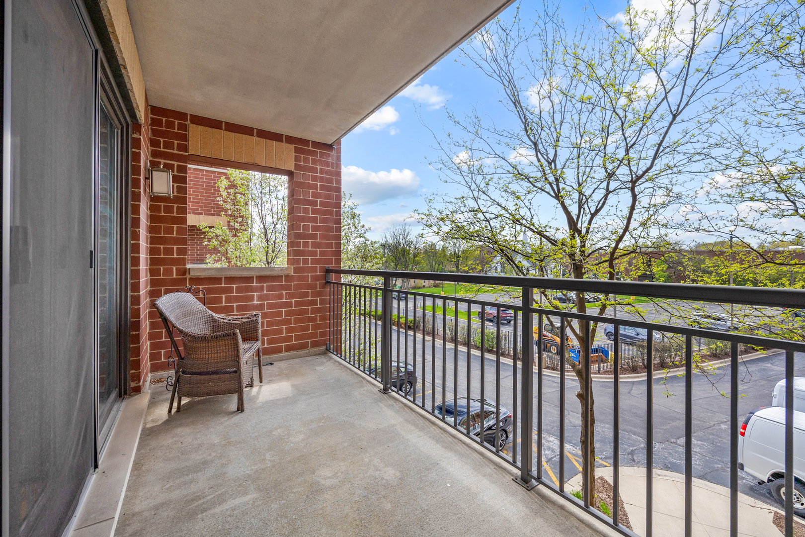 225 Main Street #216, Roselle, IL 60172