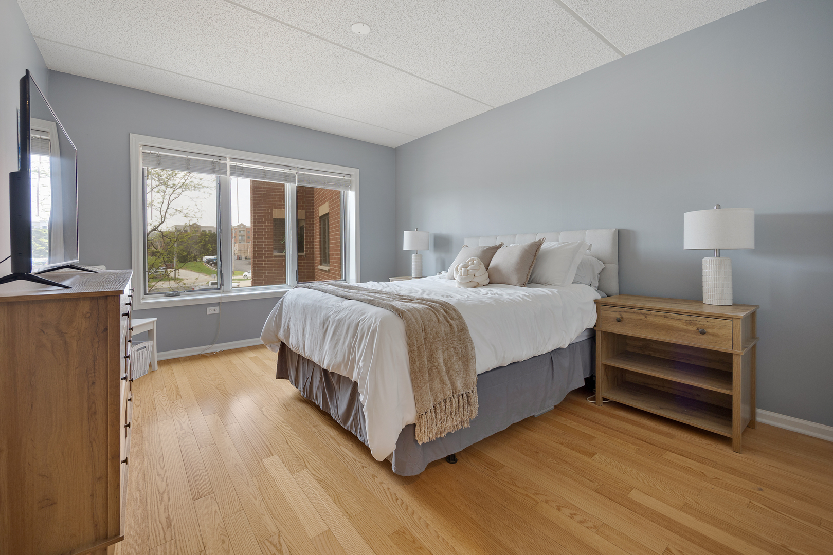 225 Main Street #216, Roselle, IL 60172