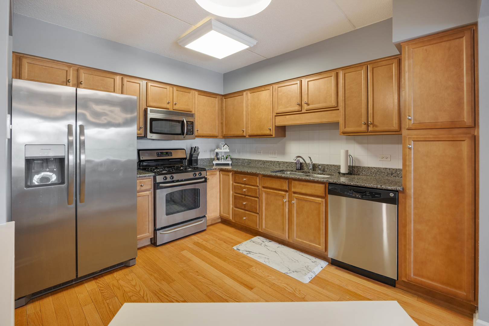 225 Main Street #216, Roselle, IL 60172