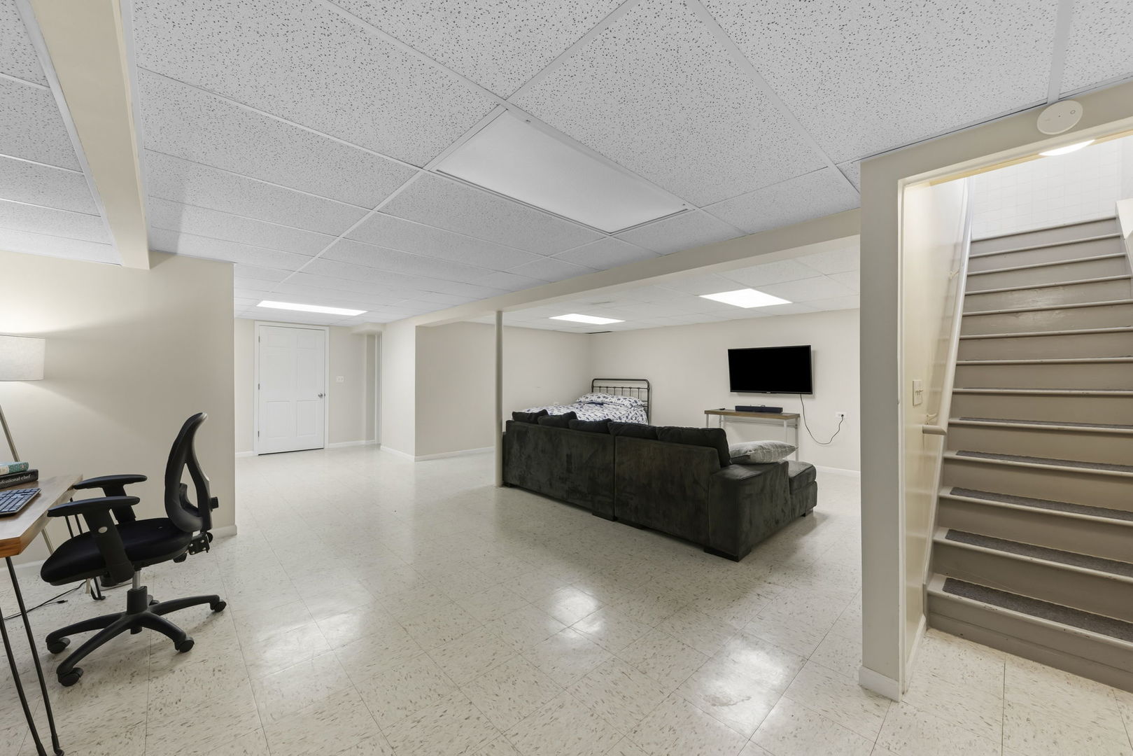 2132 Colonial Street, Aurora, IL 60503